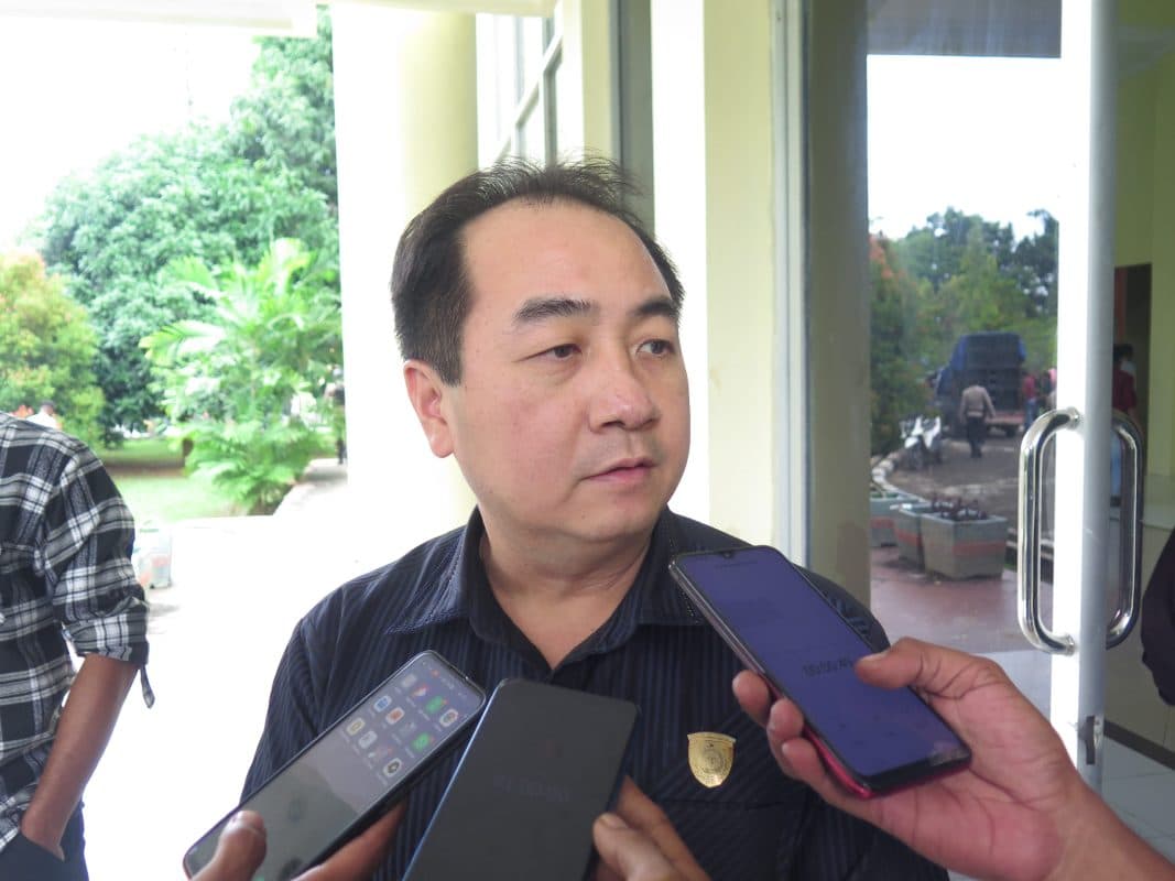 ketua-dprd-tepis-tudingan-ketua-knpi-sula