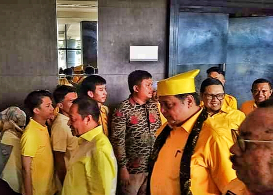 airlangga-beri-signal-ahm-maju-gubernur-malut