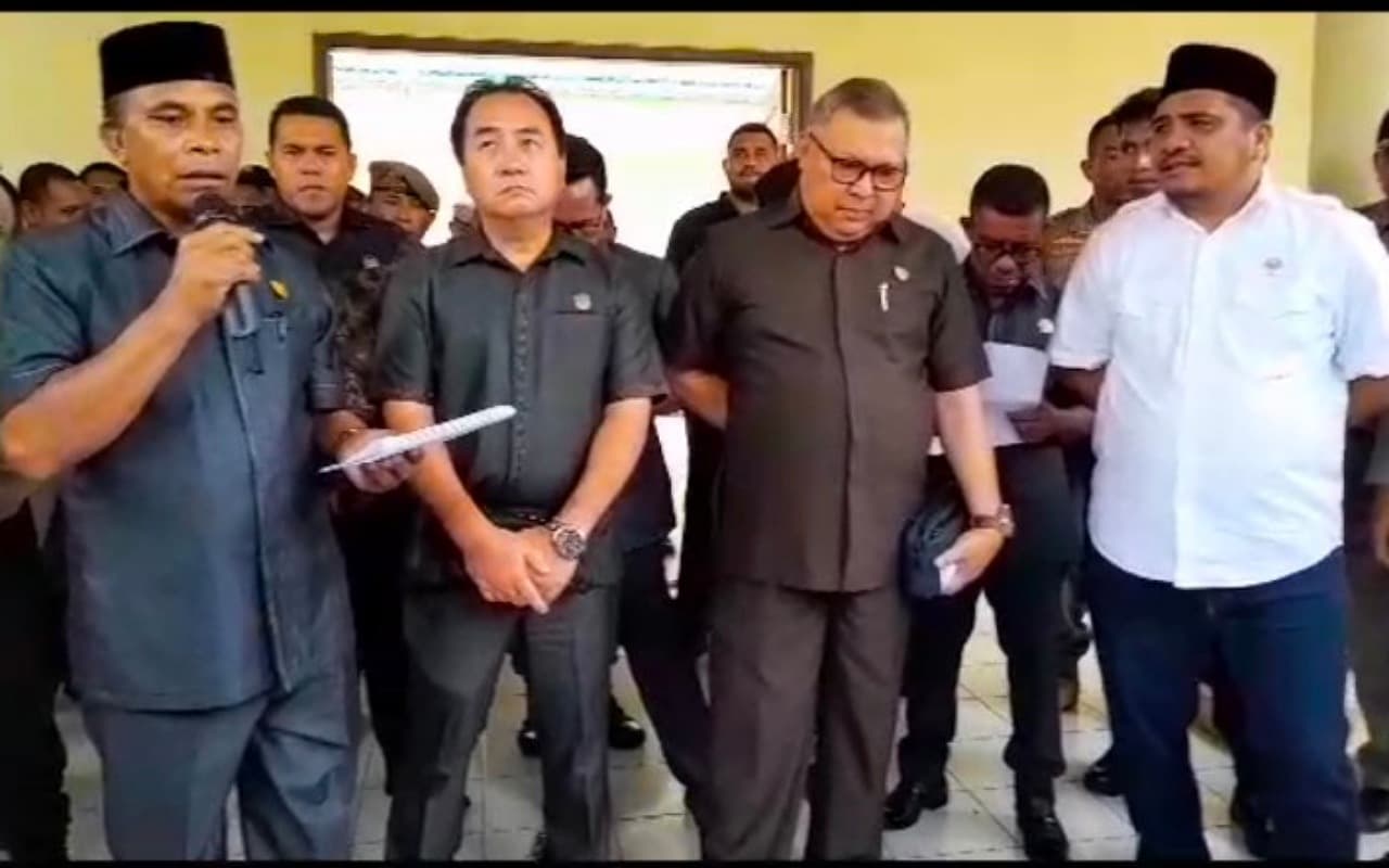 dprd-sula-usulkan-kontraktor-dua-ruas-jalan-di-pulau-mangoli-diblacklist
