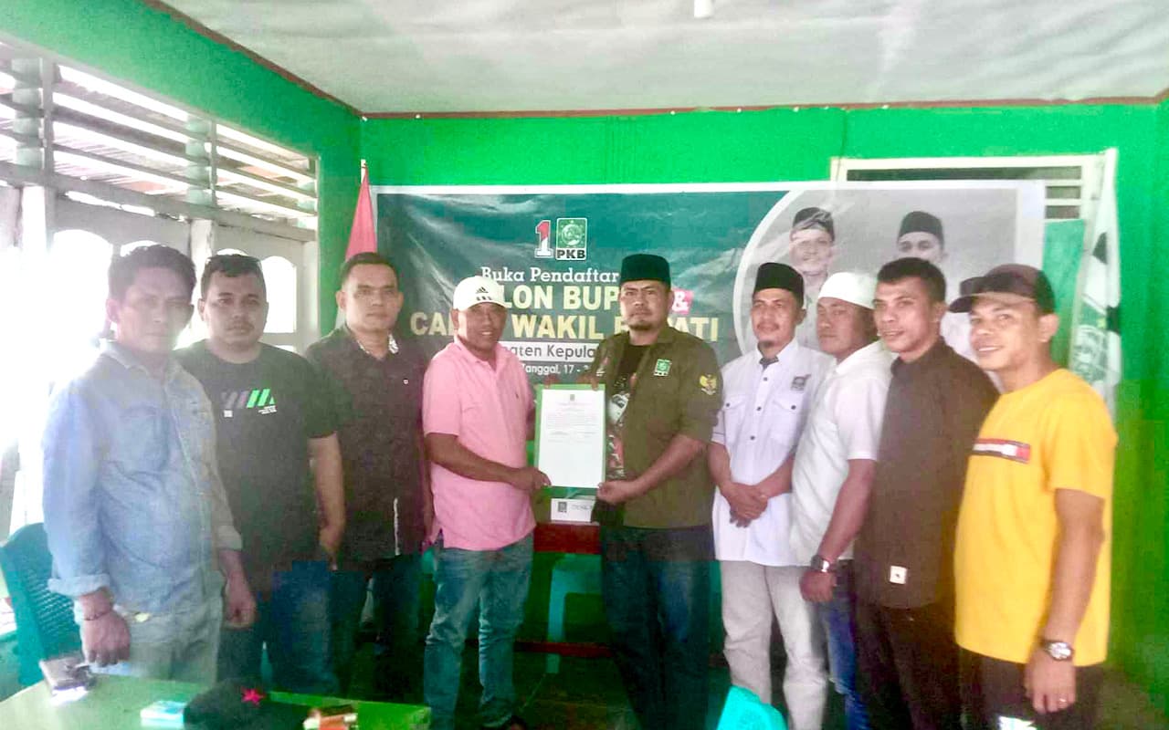fam-ambil-formulir-pendaftaran-cakada-di-tiga-parpol