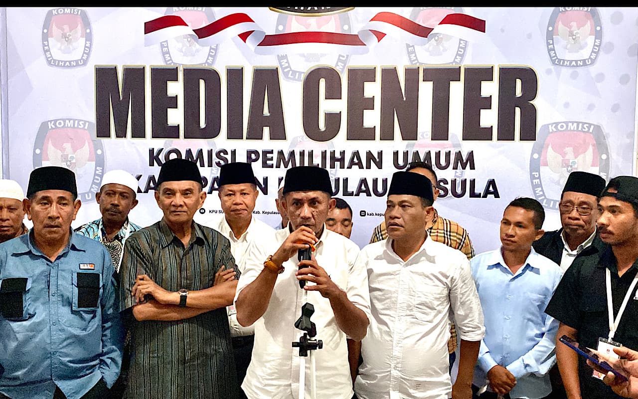 7-000-dukungan-pemilih-cerdas-bawa-ihsan-darwis-mendaftar-di-kpu-sula