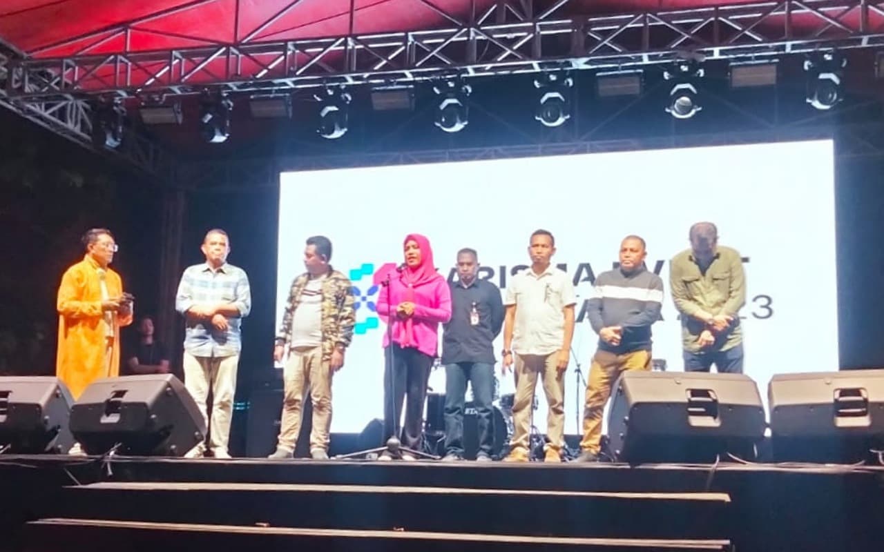 empat-politisi-dapat-panggung-gratis-plus-didoakan-bupati-sula