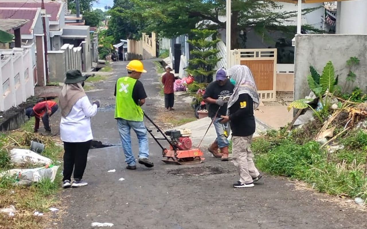 Pemkot Ternate Tambal Jalan Berlubang di Kasturian Puncak, Perbaikan Jalan Lain Menyusul